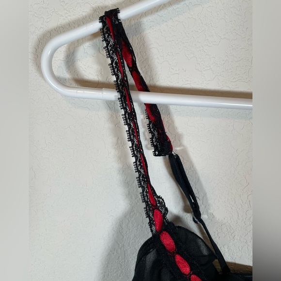 Maidenform Vintage Black & Red Velvet Y2K camisole - Picture 3 of 7